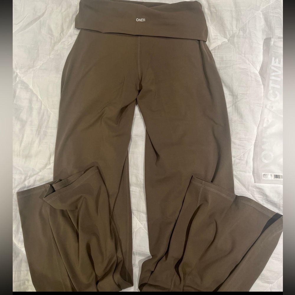 Oner Active Softmotion Moss Brown straight leg fold over small/regular- new